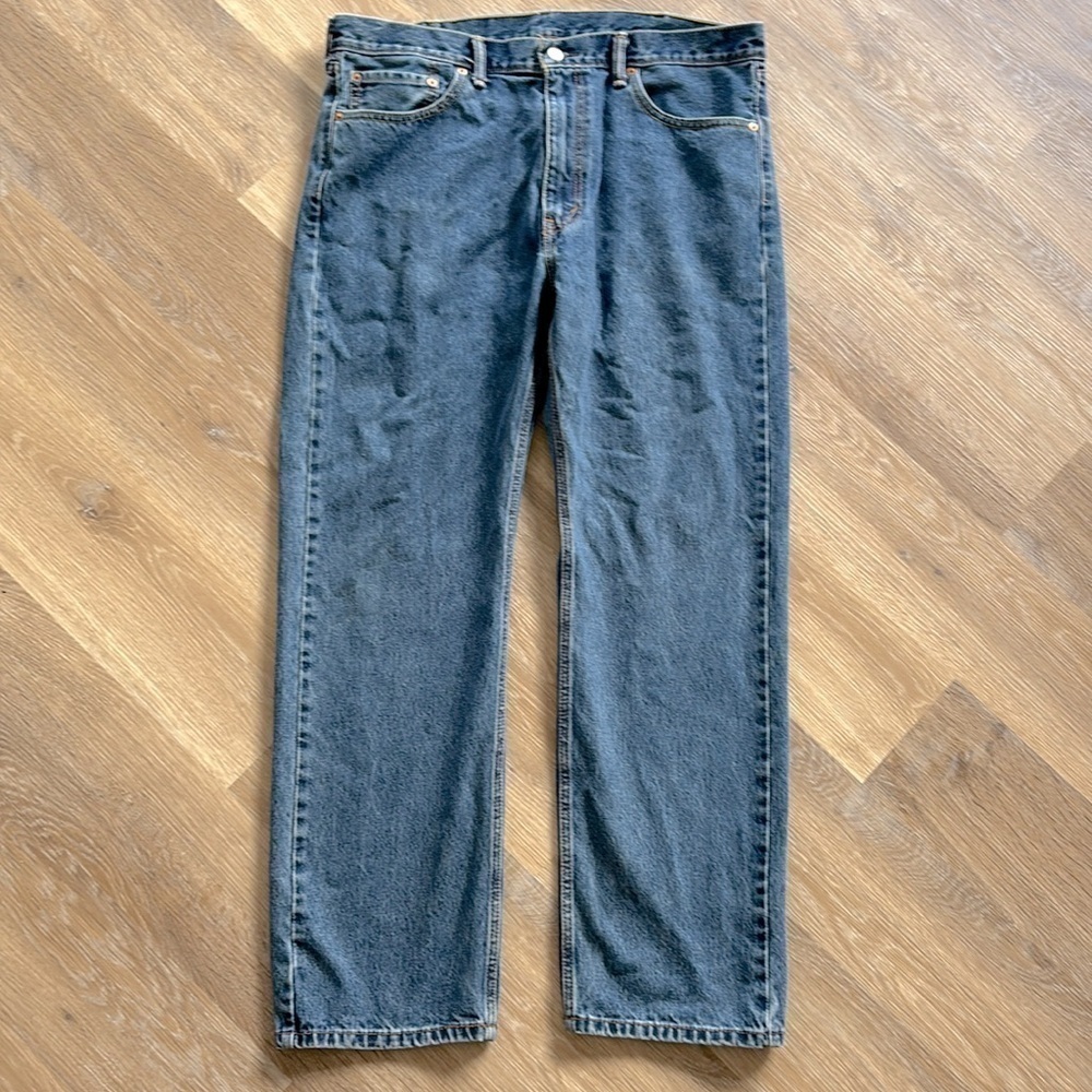 Levi’s 505 straight 40 x 32 men’s jeans 
Denim classic casual great condition
